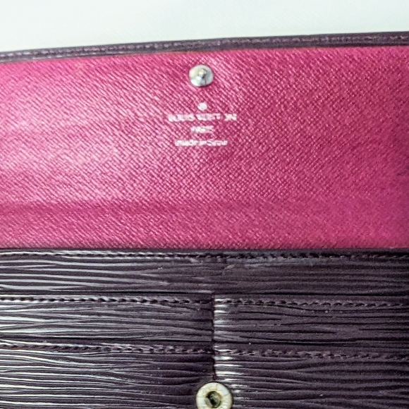 LOUIS VUITTON PURPLE EPI SARAH WALLET WITH LV DUST BAG GREAT CONDITION!! - Picture 6 of 10